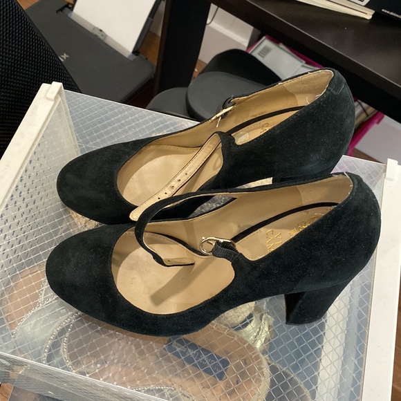 Vince Camuto Suede Closed Toe Block Heel - Picture 9 of 9